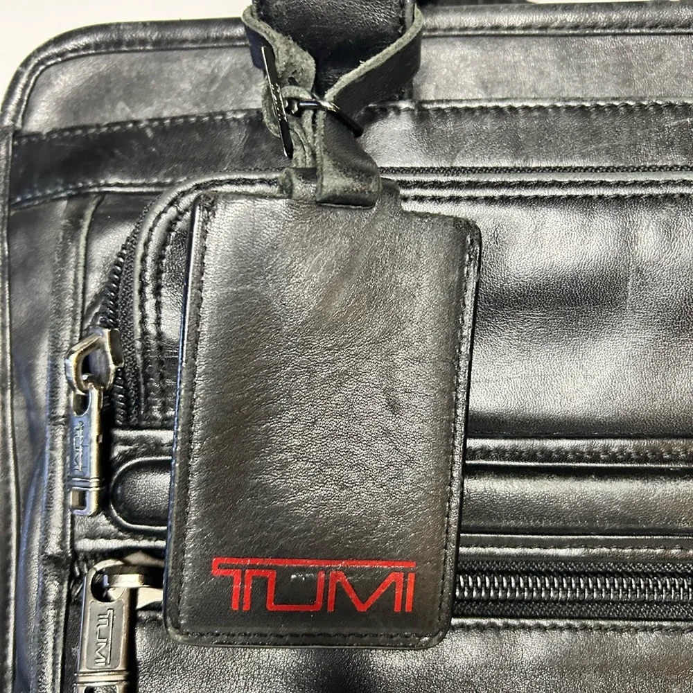 Tumi Black Leather Laptop Shoulder Briefcase.